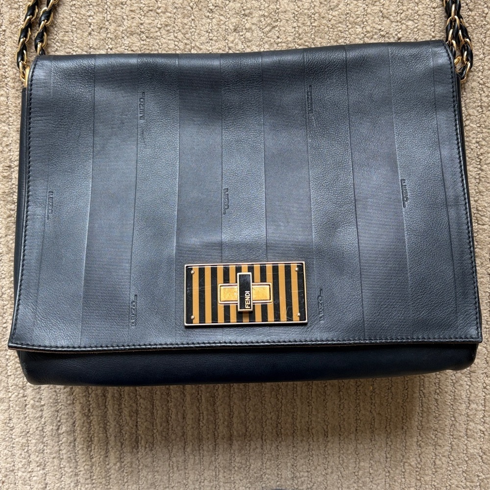 Fendi Leather Shoulder Bag - Authentic - Picture 4 of 15